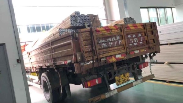 攜手戰(zhàn)役，共度難關(guān)！